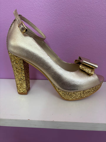 Jacqueline Dorado- Zapato fiesta- taco 10cm