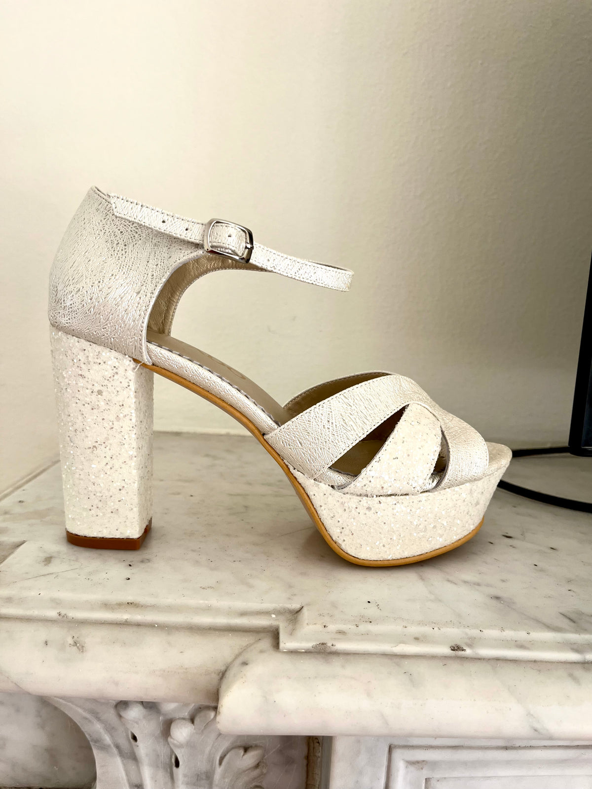 Zapato Fiesta- Sandalia Liss Ivory- Taco 10cm